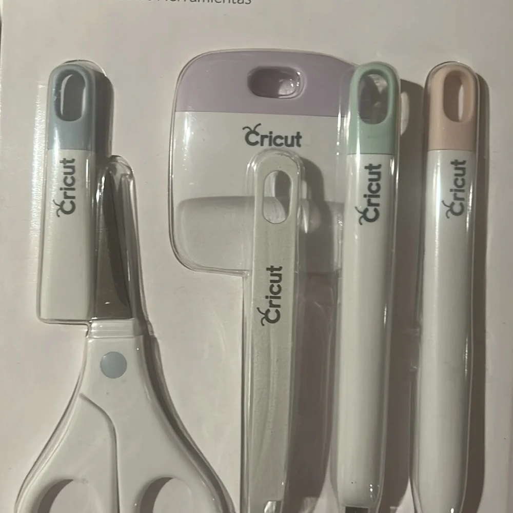 Cricut Basic Tool Set NEW in Package